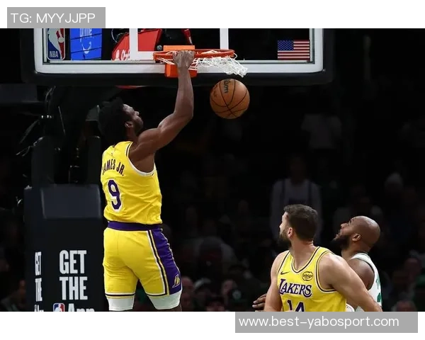 八村塁与艾顿表现差异显著詹姆斯末节防守助球队锁定胜局 八村塁与艾顿表现差异显著詹姆斯末节防守助球队锁定胜局